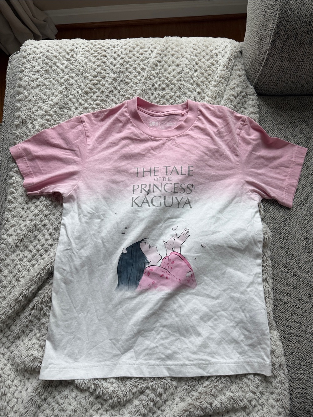 UNIQLO "The Tale of the Princess Kaguya" Pink White Graphic Tee size XXS